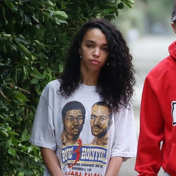 Exclusif - Shia Labeouf et sa compagne FKA Twigs ont passé la matinée ensemble à Los Angeles. Le 7 novembre 2018.