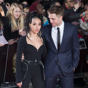 Robert Pattinson et sa compagne FKA Twigs à la première de "The Lost City of Z" à Londres, le 16 février 2017.