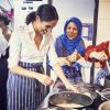Meghan Markle apporte son soutien au livre de recettes de l'association "The Hubb Community Kitchen" au centre culturel musulman Al Manaar, à l'ouest de Londres, après l'incendie de la tour Grenfell. La duchesse de Sussex en a écrit l'introduction. Le 17 septembre 2018.