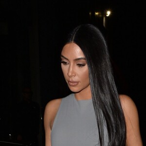 Kim Kardashian arrive à l'inauguration du " Dreams Gallery " à Los Angeles Le 16 novembre 2018
