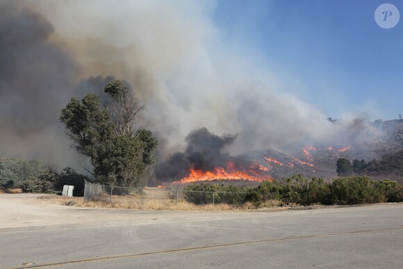 Illustration des incendies en Californie, à seulement un mile de la maison de la famille Kardashian à Calabasas le 9 novembre 2018.