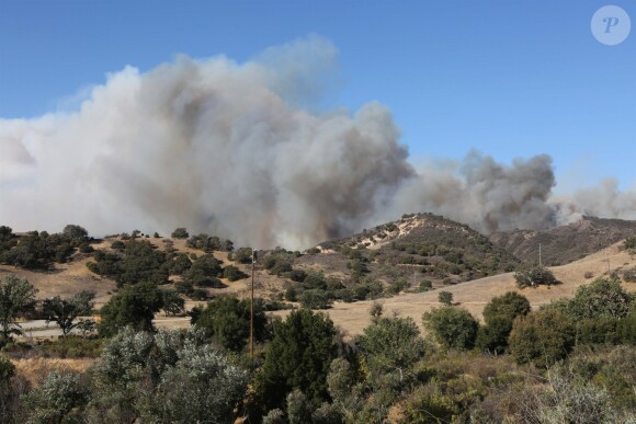 Illustration des incendies en Californie, à seulement un mile de la maison de la famille Kardashian à Calabasas le 9 novembre 2018.
