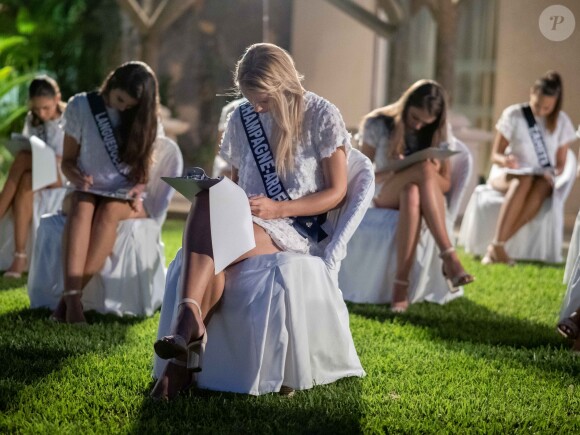 Les candidates au titre de Miss France 2019 ont passé le test de culture générale. Le 24 novembre 2018 à l'île Maurice.
