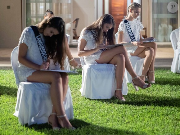 Les candidates au titre de Miss France 2019 ont passé le test de culture générale. Le 24 novembre 2018 à l'île Maurice.