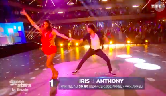 Iris Mittenaere et Anthony Colette sur "Bootylicious" dans "Danse avec les stars 9" sur TF1, le 1er décembre 2018.
