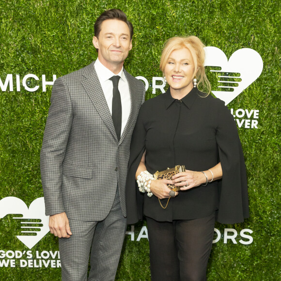 Hugh Jackman et sa femme Deborra-lee Furness au photocall de la soirée caritative des "Golden Heart Awards" au profit de l'association "God's Love We Deliver" au Spring Studios à New York, le 18 octobre 2018.