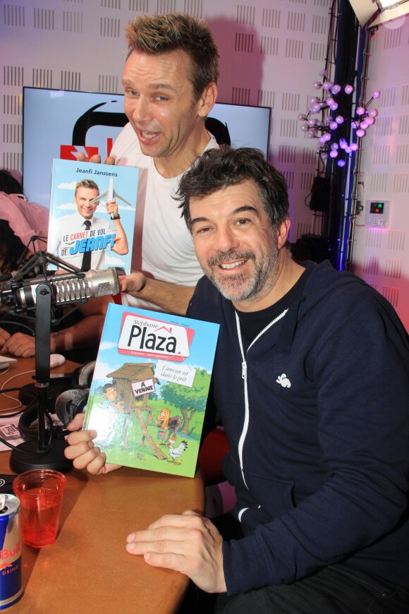 Exclusif - Jeanfi Janssens (Jean-Philippe Janssens) fait la promotion de son livre "Le carnet de vol de Jeanfi" et Stéphane Plaza fait la promotion du tome 2 de la bande dessinée "Stéphane Plaza agent immobilier" lors de l'émission "Le Show de Luxe" sur la Radio Voltage à Paris, France, le 26 novembre 2018.