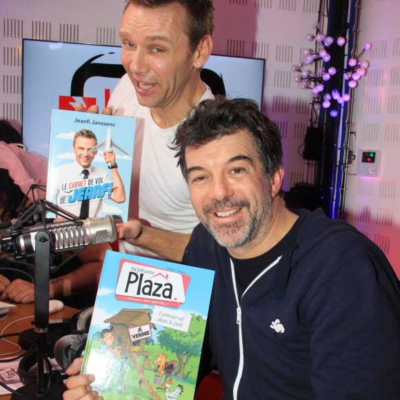 Exclusif - Jeanfi Janssens (Jean-Philippe Janssens) fait la promotion de son livre "Le carnet de vol de Jeanfi" et Stéphane Plaza fait la promotion du tome 2 de la bande dessinée "Stéphane Plaza agent immobilier" lors de l'émission "Le Show de Luxe" sur la Radio Voltage à Paris, France, le 26 novembre 2018.