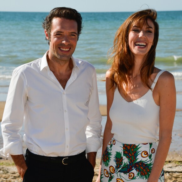 Nicolas Bedos et sa compagne Doria Tillier - Photocall de "Monsieur et Madame Adelman" au 31ème festival du film de Cabourg le 17 juin 2017. © Guirec Coadic / Bestimage