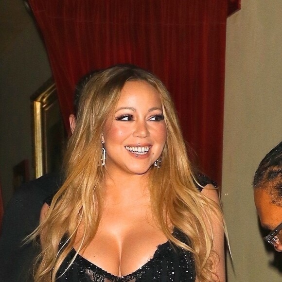 Mariah Carey et son compagnon Bryan Tanaka sont allés diner en amoureux à la Brasserie Blue Ribbon dans le quartier de Soho à New York, le 23 octobre 2017.