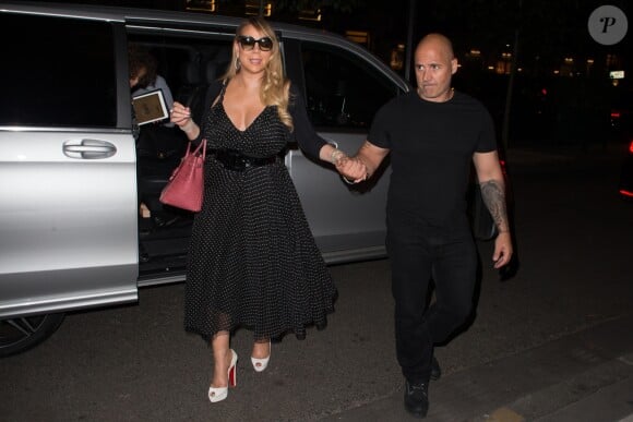 Mariah Carey et ses enfants Monroe et Moroccan rentrent au Plaza Athénée à Paris, le 23 juin 2017.