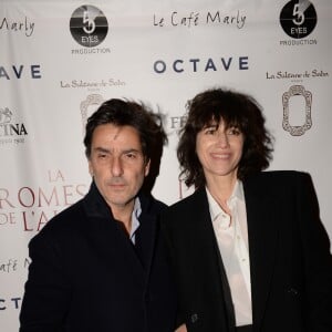 Exclusif - Yvan Attal et sa compagne Charlotte Gainsbourg - After-party du film "La Promesse de l'Aube" d'Eric Barbier" au restaurant Le Café Marly à Paris, le 12 décembre 2017. Evènement organisé par Five Eyes Production. © Rachid Bellak/Bestimage