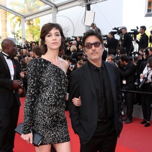 Charlotte Gainsbourg et son compagnon Yvan Attal - Montée des marches du film "The Meyerowitz Stories" lors du 70e Festival International du Film de Cannes. Le 21 mai 2017. © Borde-Jacovides-Moreau/Bestimage