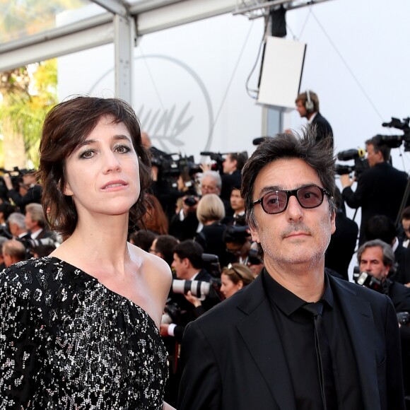 Charlotte Gainsbourg et son compagnon Yvan Attal - Montée des marches du film "The Meyerowitz Stories" lors du 70e Festival International du Film de Cannes. Le 21 mai 2017. © Borde-Jacovides-Moreau/Bestimage