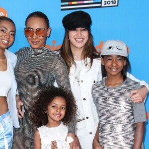 Phoenix Gulzar, Mel B, Angel Murphy Brown, Gisell et Madison Brown Belafonte à la soirée Nickelodeon's 2018 Kids' Choice Awards à Inglewood, le 24 mars 2018