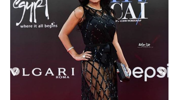 Rania Youssef: L'actrice risque la prison pour avoir porté une robe transparente
