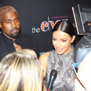 Kim Kardashian et son mari Kanye West sont allés assister à la première du spectacle de Cher au théâtre Neil Simon à New York, le 3 décembre 2018  Kim Kardashian and Kanye West look stunning leaving the Neil Simon Theatre after the premiere of 'The Cher Show' in New York City. 3rd december 201803/12/2018 - New York