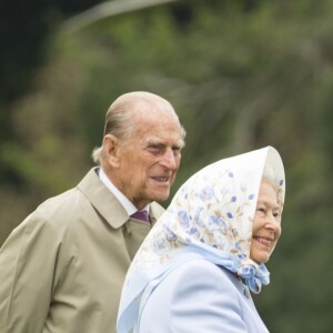 La reine Elisabeth II d'Angleterre et le prince Philip, duc d'Edimbourg vont accueillir à leur arrivée le président américain Barack Obama et sa femme la première dame Michelle à leur descente d'hélicoptère au palais de Windsor, le 22 avril 2016. Pour l'occasion, le couple royal anglais est allé chercher en voiture le président américain et sa femme. Le prince Philip a pris le volant.