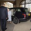 La reine Elisabeth II d'Angleterre et le prince Philip, duc d'Edimbourg sont allés chercher en voiture à leur arrivée le président américain Barack Obama et sa femme la première dame Michelle Obama pour les conduire au palais de Windsor, le 22 avril 2016 avant de déjeuner ensemble.