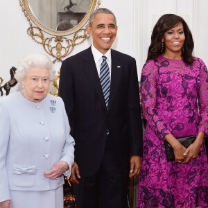 La reine Elisabeth II d'Angleterre et le prince Philip, duc d'Edimbourg reçoivent le président américain Barack Obama et sa femme la première dame Michelle Obama dans la salle Oak au palais de Windsor, le 22 avril 2016 pour un déjeuner privé.