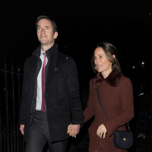 Pippa Middleton et son mari James Matthews - La famille Middleton à la sortie de l'église St Luke à Londres. Le 4 décembre 2018