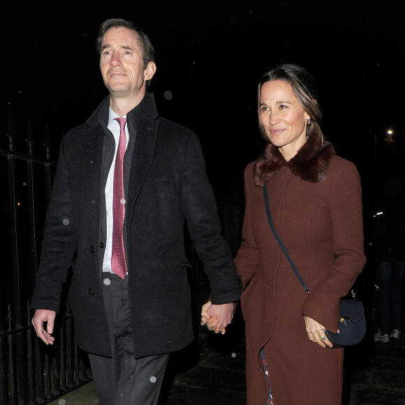 Pippa Middleton et son mari James Matthews - La famille Middleton à la sortie de l'église St Luke à Londres. Le 4 décembre 2018