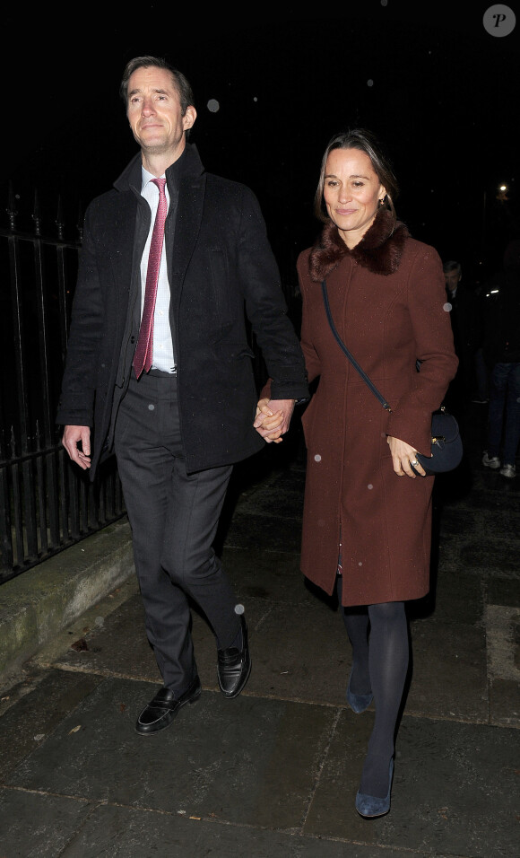 Pippa Middleton et son mari James Matthews - La famille Middleton à la sortie de l'église St Luke à Londres. Le 4 décembre 2018