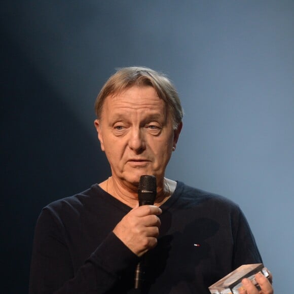 David Séchan remet le Prix Spécial de la Sacem à son frère le chanteur Renaud - Grand Prix Sacem 2018 à la salle Pleyel à Paris, le 10 décembre 2018. © Veeren/Bestimage