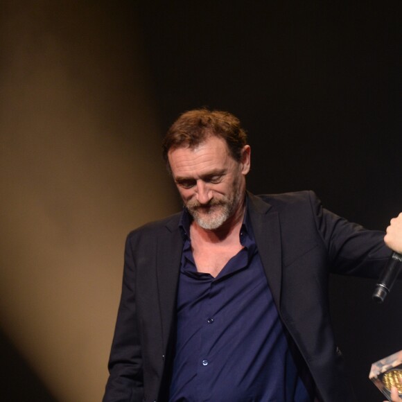 Jean-Paul Rouve et Orelsan (Prix Rolf Marbot de la chanson de l'année pour le titre "Basique") - Grand Prix Sacem 2018 à la salle Pleyel à Paris, le 10 décembre 2018. © Veeren/Bestimage