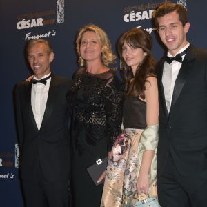 Paul Belmondo (Smoking Dior, chaussures Carvil), sa femme Luana Belmondo (Robe Frédéric Alzra, sac Roger Vivier), Annabelle Belmondo (Robe Fendi, bijoux Boucheron), Victor Belmondo (Smoking Dior, chaussures Carvil) - Photocall du dîner de la 42ème cérémonie des César au Fouquet's à Paris. Le 24 février 2017 © Giancarlo Gorassini / Bestimage