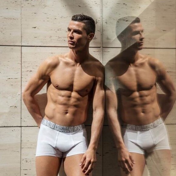 Cristiano Ronaldo pose pour sa marque de sous-vêtements CR7 Underwear. Photo postée sur Instagram le 29 mars 2018. 