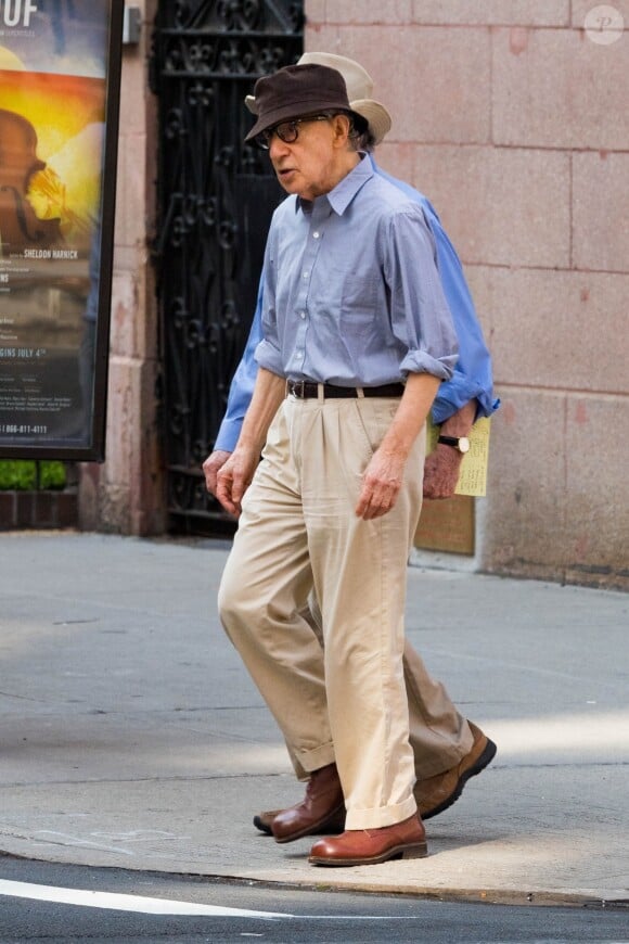 Exclusif - Woody Allen et Dick Cavett se baladent dans les rues de New York, le 22 août 2018