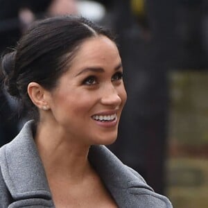 Meghan Markle, duchesse de Sussex, visite le foyer Royal Variety de "Brinsworth House", à Twickenham, Royaume Uni, le 18 décembre 2018.