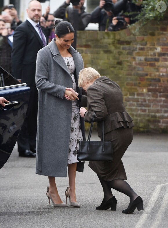Meghan Markle, duchesse de Sussex, visite le foyer Royal Variety de "Brinsworth House", à Twickenham, Royaume Uni, le 18 décembre 2018.