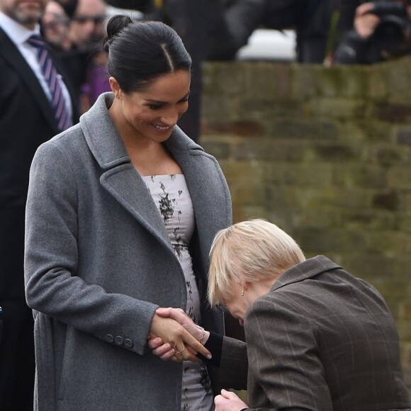 Meghan Markle, duchesse de Sussex, visite le foyer Royal Variety de "Brinsworth House", à Twickenham, Royaume Uni, le 18 décembre 2018.