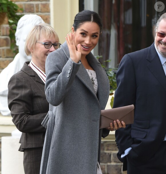 Meghan Markle, duchesse de Sussex, visite le foyer Royal Variety de "Brinsworth House", à Twickenham, Royaume Uni, le 18 décembre 2018.