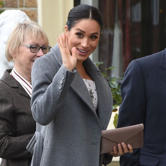 Meghan Markle, duchesse de Sussex, visite le foyer Royal Variety de "Brinsworth House", à Twickenham, Royaume Uni, le 18 décembre 2018.