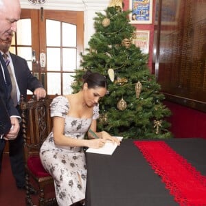 Meghan Markle, duchesse de Sussex, visite le foyer Royal Variety de "Brinsworth House", à Twickenham, Royaume Uni, le 18 décembre 2018.