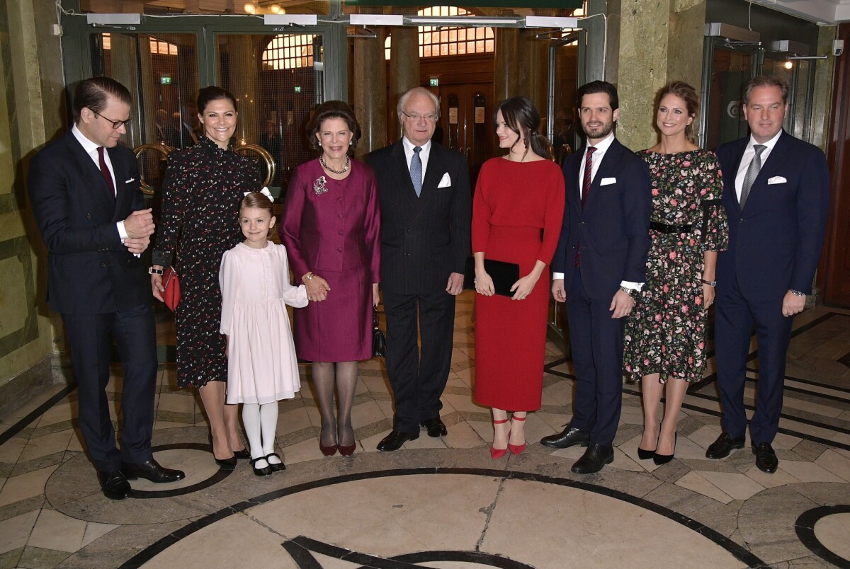 Photo : La Reine Silvia De Suède Entourée De Sa Famille Au Théâtre ...