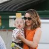 Rachel McAdams avec sa mère Sandra et son mari Jamie Linden se promènent avec leur bébé à Los Angeles, le 12 septembre 2018.