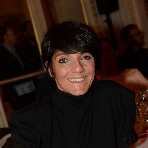 Exclusif - No Web - Florence Foresti lors du dîner de la fondation ARC au restaurant de l'hôtel The Peninsula à Paris le 10 octobre 2016. Première fondation française 100% dédiée à la recherche sur le cancer, la Fondation ARC a affecté en effet les recettes de l'édition 2016 autour d’un ambitieux projet de recherche contre les cancers du sein « triple négatifs », particulièrement agressifs et difficiles à soigner. "Nous sommes aujourd'hui en position de changer les prescriptions thérapeutiques pour les cancers du sein les plus agressifs. La recherche a en effet désormais accès aux informations moléculaires à l'origine de chaque développement cancéreux : cela ouvre des possibilités inédites." déclare Jean-Yves Blay, directeur du centre Léon Berard, conseiller du Président du Conseil Scientifique de la Fondation ARC. Avant le dîner, Monsieur Lambert Wilson a remis un chèque de 50 000 euros à la Fondation ARC au nom de RENAULT, grand mécène de la soirée. Puis ce fut au tour de Mademoiselle Michèle Laroque d’offrir la recette du spectacle « Ils s’aiment » interprété avec Mademoiselle Muriel Robin le 24 Octobre prochain au théâtre de Paris (grâce au soutien de Venteprivée.com). En fin de soirée, Laurent Weil a annoncé le montant total de la collecte : 370 000 euros pour lutter contre le cancer du sein. © Rachid Bellak / Bestimage  No Web/No blog pour Belgique/Suisse10/10/2016 - Paris