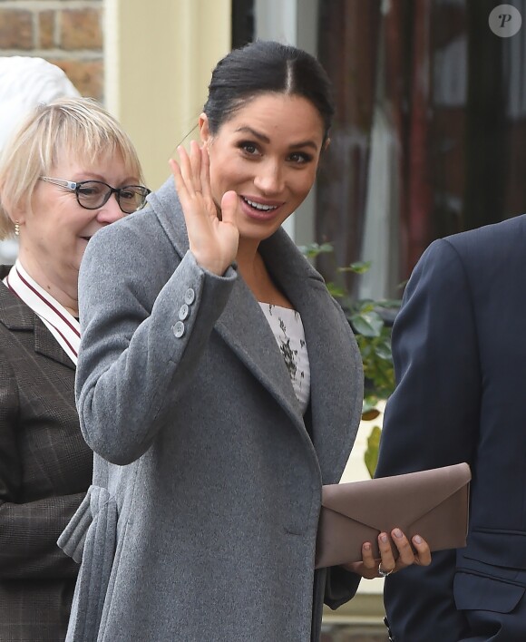 Meghan Markle, duchesse de Sussex, enceinte, visite le foyer Royal Variety de "Brinsworth House", à Twickenham le 18 décembre 2018.