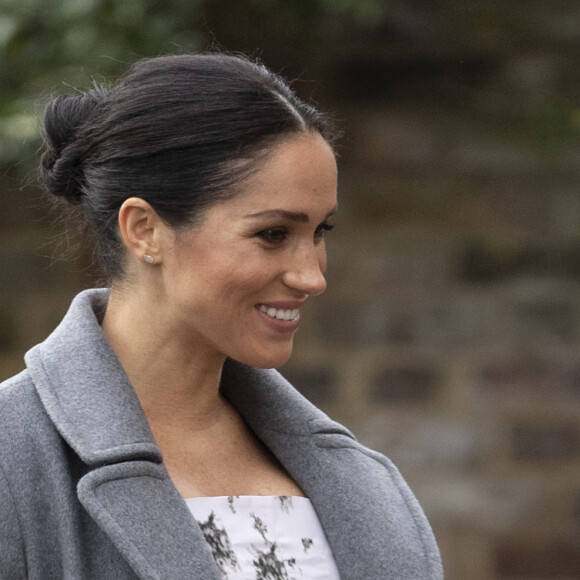 Meghan Markle, duchesse de Sussex, enceinte visite le foyer Royal Variety de "Brinsworth House", à Twickenham le 18 décembre 2018.