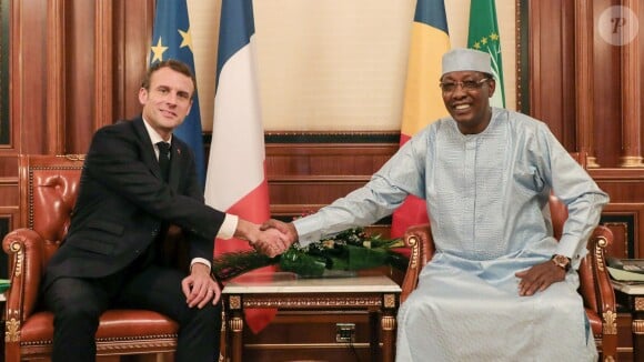 Emmanuel Macron reçu au palais présidentiel par le président du Tchad Idriss Deby Itno à N'Djamena au Tchad le 23 décembre 2018 © Ludovic Marin / Pool / Bestimage