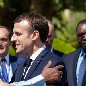 Le président de la République Emmanuel Macron reçu par le président de la République du Tchad, Idriss Deby Itno, au palais présidentiel à N'Djamena au Tchad. Le 23 décembre 2018. © Stéphane Lemouton / Bestimage