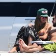 Heidi Klum et son compagnon Tom Kaulitz amoureux sur un yacht au large de Cannes en marge du 71 ème Festival International du Film de Cannes, le 19 mai 2018.