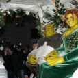 Heidi Klum et son compagnon Tom Kaulitz déguisés en Fiona et Shrek s'embrassent dans un carrosse à leur arrivée à la soirée annuelle Halloween à New York, le 31 octobre 2018.