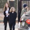 Angelina Jolie, Vivienne, Knox - Angelina Jolie sort déjeuner avec ses enfants à Los Angeles le 26 décembre 2018.