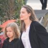 Angelina Jolie et Vivienne - Angelina Jolie sort déjeuner avec ses enfants à Los Angeles le 26 décembre 2018.