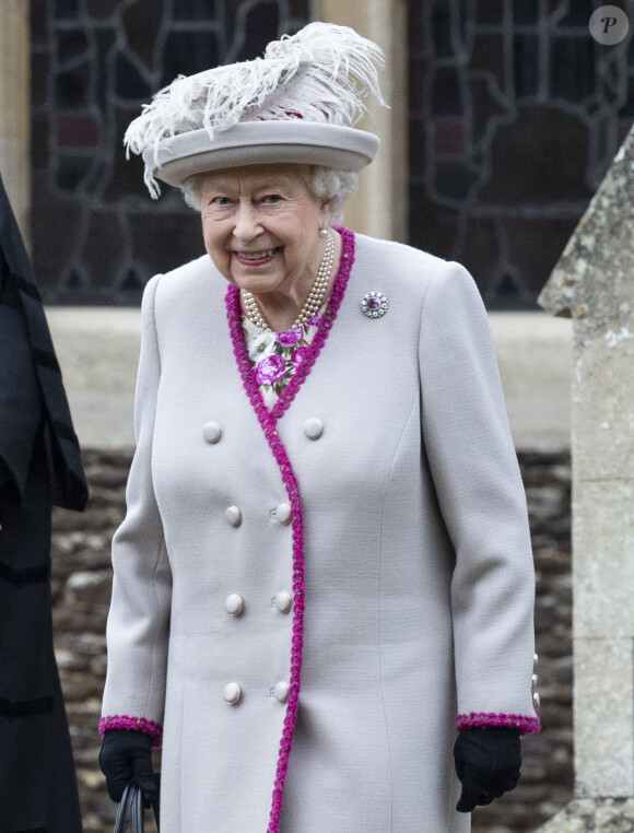 La reine Elizabeth II - La famille royale britannique se rend à la messe de Noël à l'église Sainte-Marie-Madeleine à Sandringham, le 25 décembre 2018.